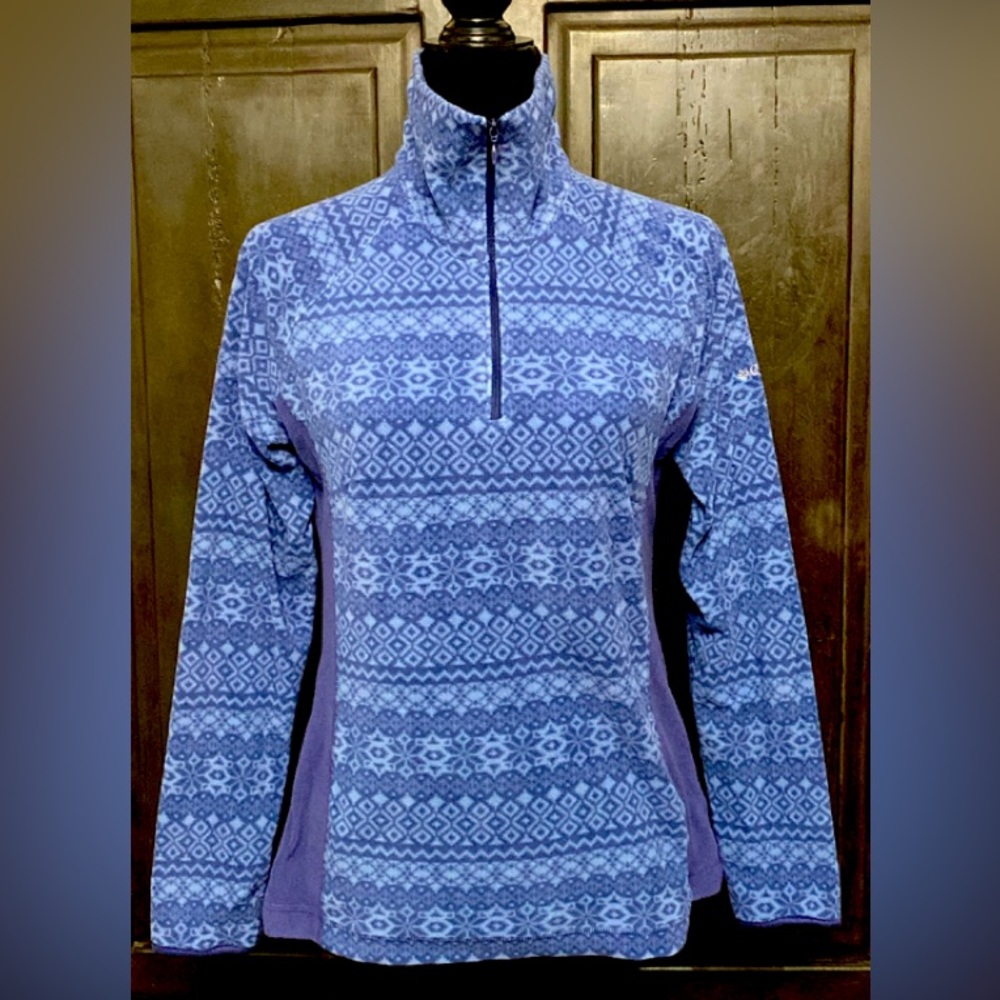 Columbia blue mock turtleneck athletic top - size Medium